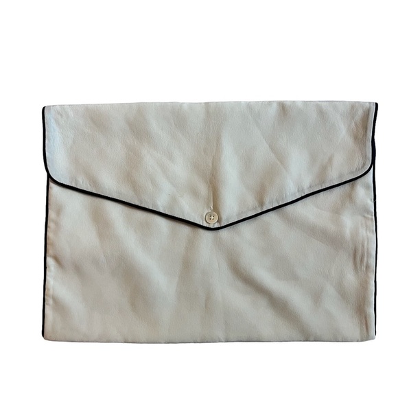 Equipment femme silk enveloppe pouch one button closure - Picture 1 of 7